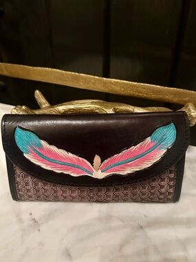 NEW 100% Full Grain Tooled Cowhide Leather wallet clutch Merbaa Western wings